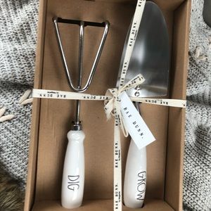 ‼️😍FINAL MARKDOWN ‼️Rae Dunn garden set‼️